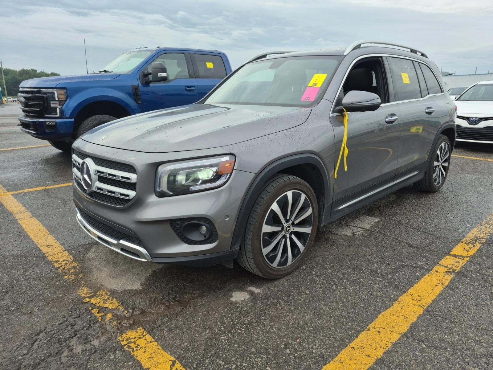 Mercedes-Benz GLB * 250 4MATIC SPORT UTILITY 4D * CARFAX * БЕЗ ПЪРВО