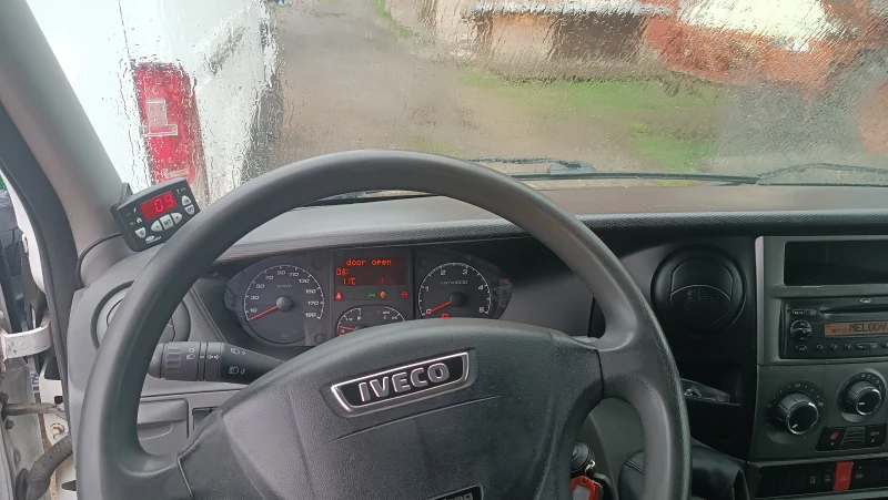 Iveco 35s13 2.3D MAXI база, хладилен, снимка 15 - Бусове и автобуси - 52577435