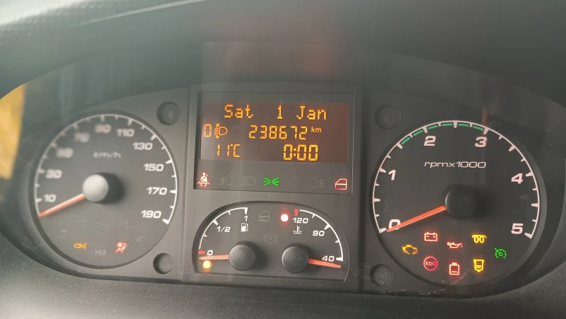 Iveco 35s13 2.3D MAXI база, хладилен, снимка 14 - Бусове и автобуси - 52577435