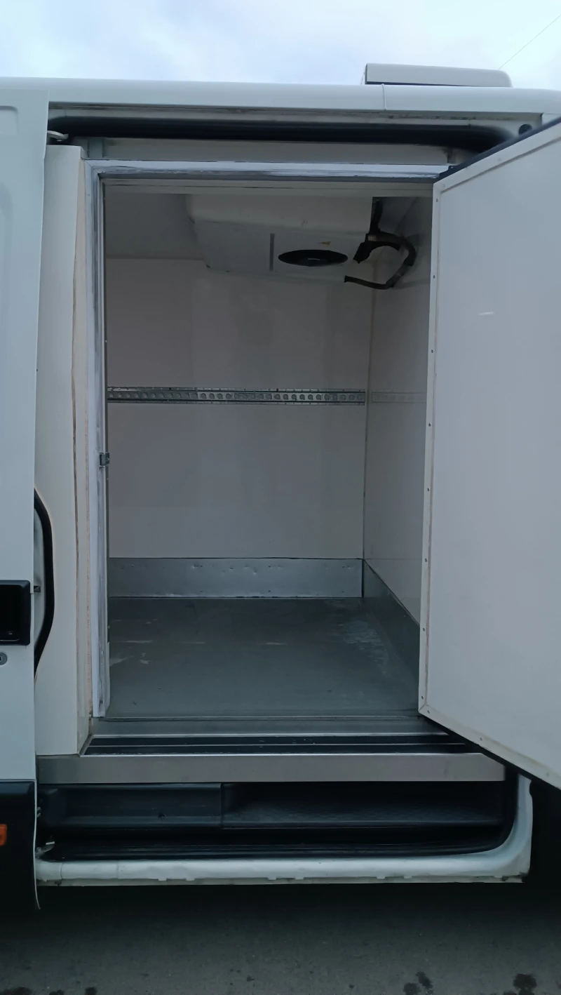 Iveco 35s13 2.3D MAXI база, хладилен, снимка 8 - Бусове и автобуси - 52577435