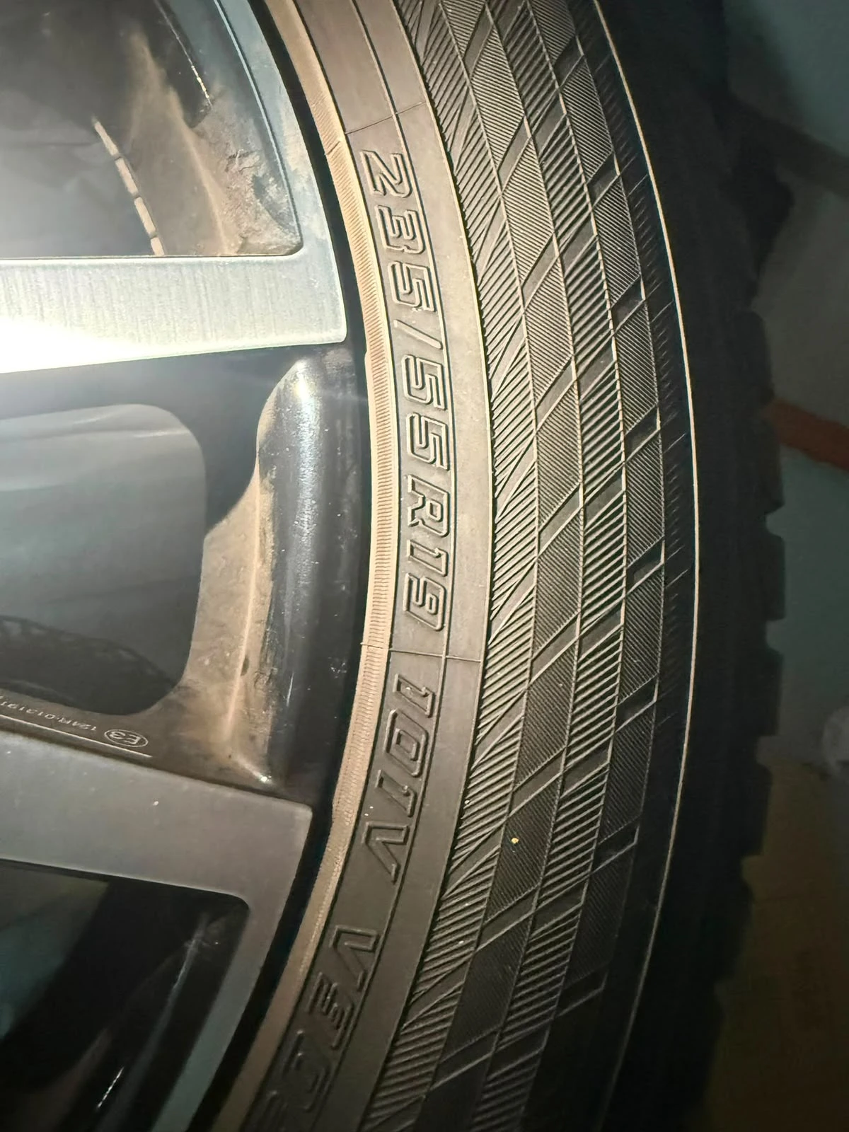 Гуми с джанти Yokohama 235/55R19, снимка 2 - Гуми и джанти - 55787993