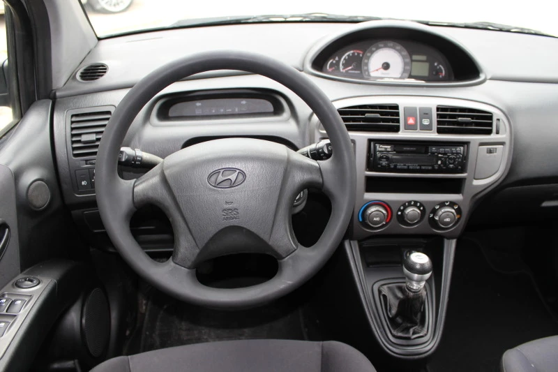 Hyundai Matrix 1.5ЦРДИ КЛИМАТИК, снимка 11 - Автомобили и джипове - 47403511