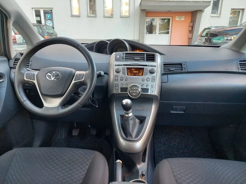 Toyota Verso 2.0 D4D 126к.с., снимка 9 - Автомобили и джипове - 47681252