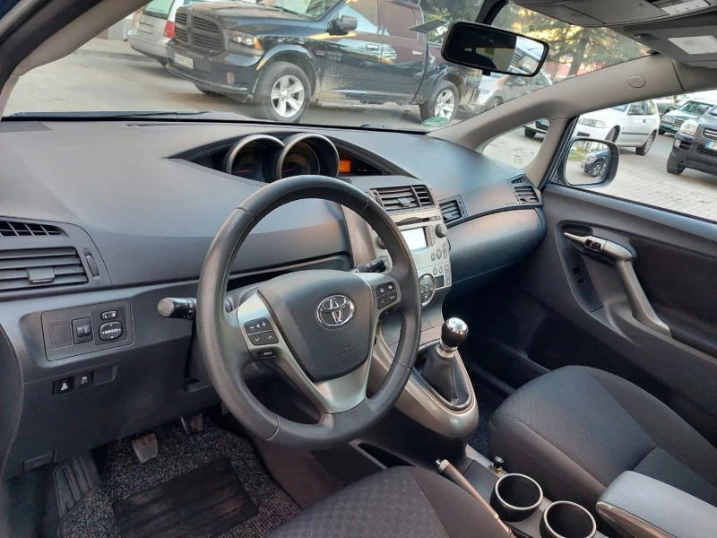 Toyota Verso 2.0 D4D 126к.с., снимка 11 - Автомобили и джипове - 47681252