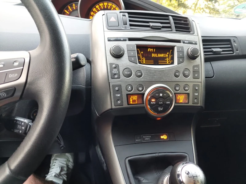 Toyota Verso 2.0 D4D 126к.с., снимка 10 - Автомобили и джипове - 47681252