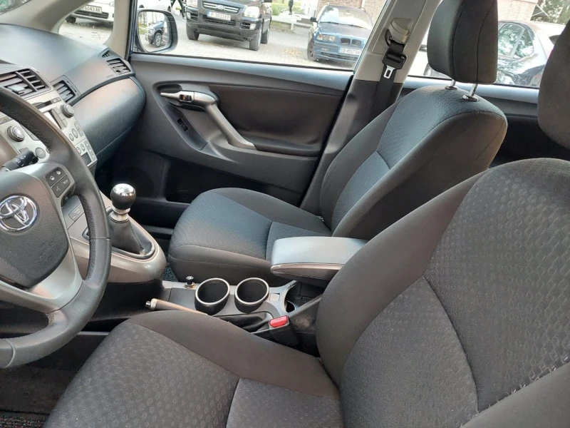 Toyota Verso 2.0 D4D 126к.с., снимка 12 - Автомобили и джипове - 47681252