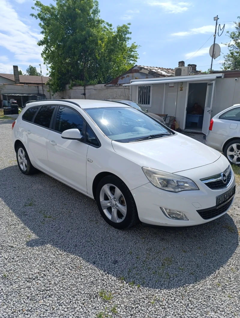 Opel Astra Sports Taurer, снимка 2 - Автомобили и джипове - 52884228