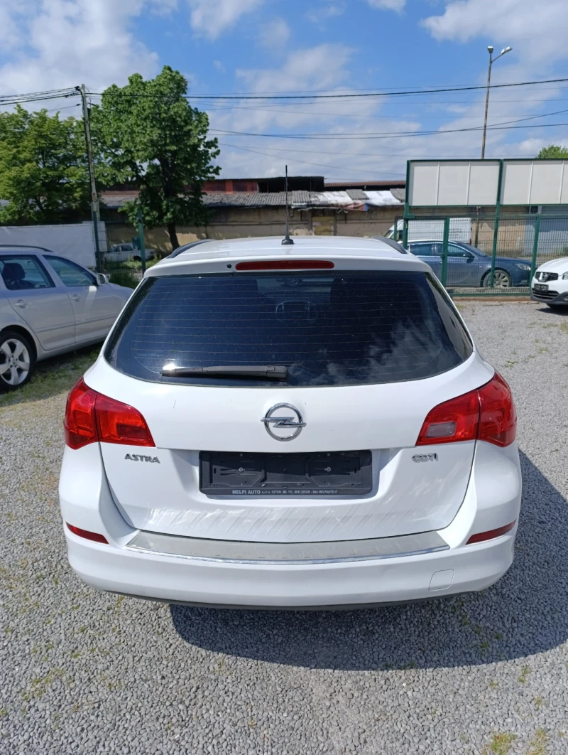 Opel Astra Sports Taurer, снимка 5 - Автомобили и джипове - 52884228