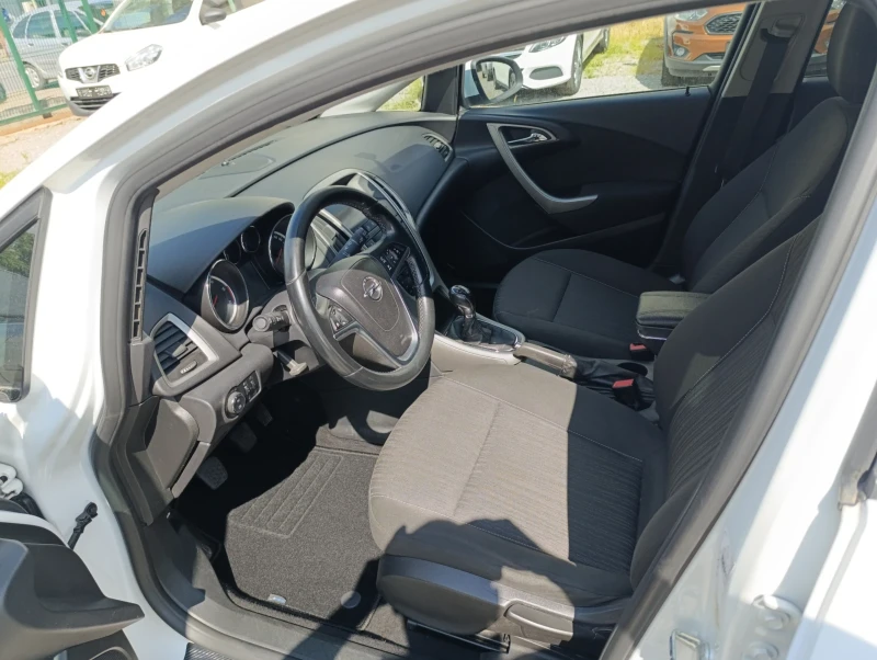 Opel Astra Sports Taurer, снимка 8 - Автомобили и джипове - 52884228