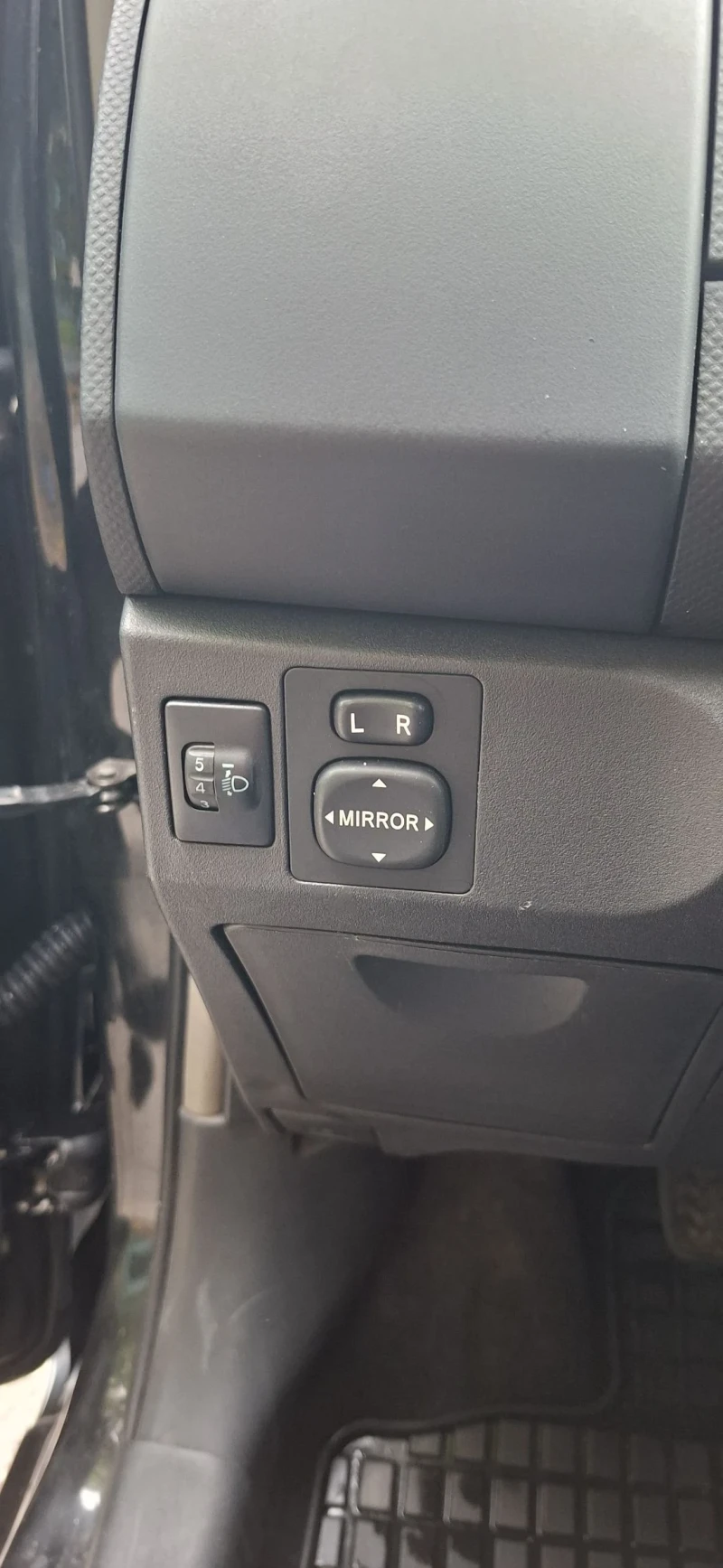 Toyota Yaris 1.3 vvti lpg, снимка 7 - Автомобили и джипове - 52809223