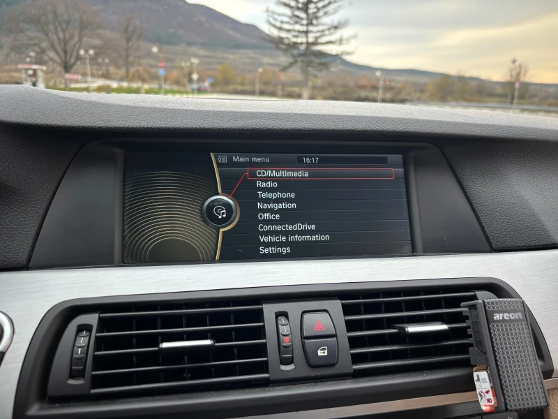 BMW 525 D X-Drive, снимка 9 - Автомобили и джипове - 52446954