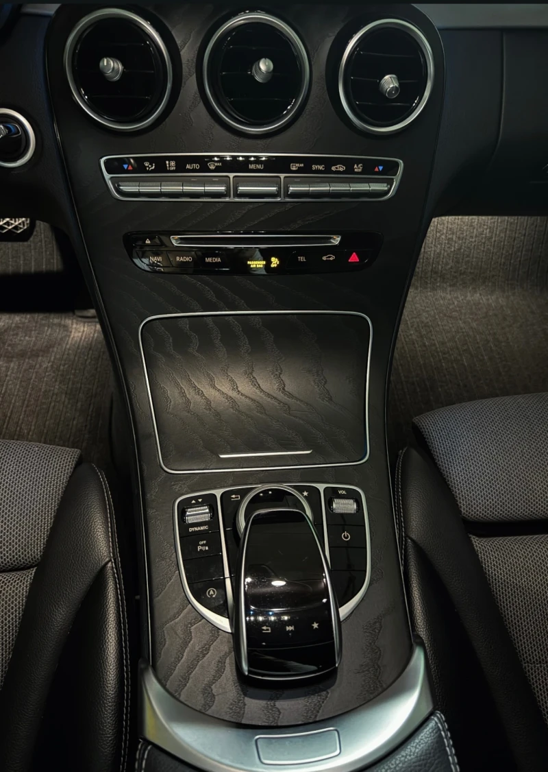 Mercedes-Benz C 200, снимка 10 - Автомобили и джипове - 52459720