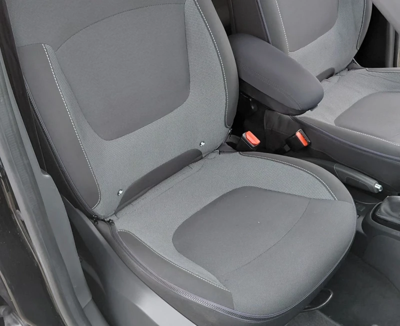 Renault Captur AUTOMAT, 1.5DCI, EURO 5, снимка 14 - Автомобили и джипове - 53382165