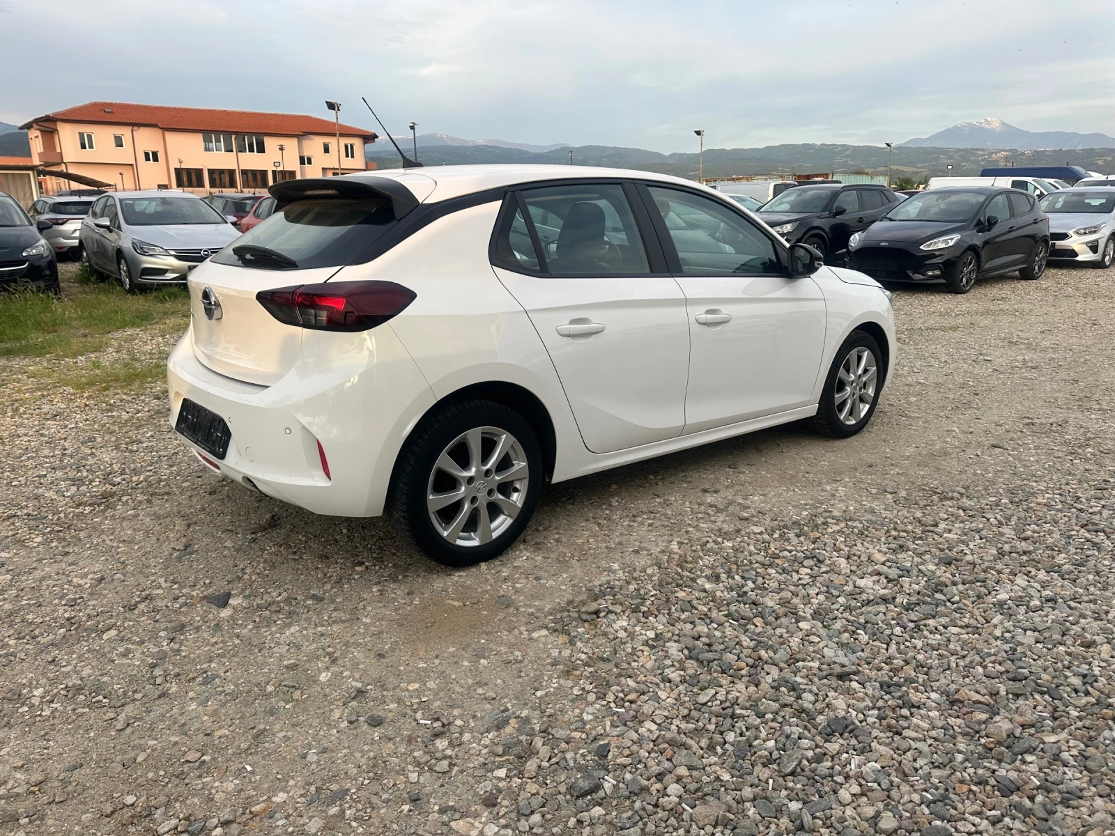 Opel Corsa 1.2 Elegance Navi/Camera/PDC - изображение 4