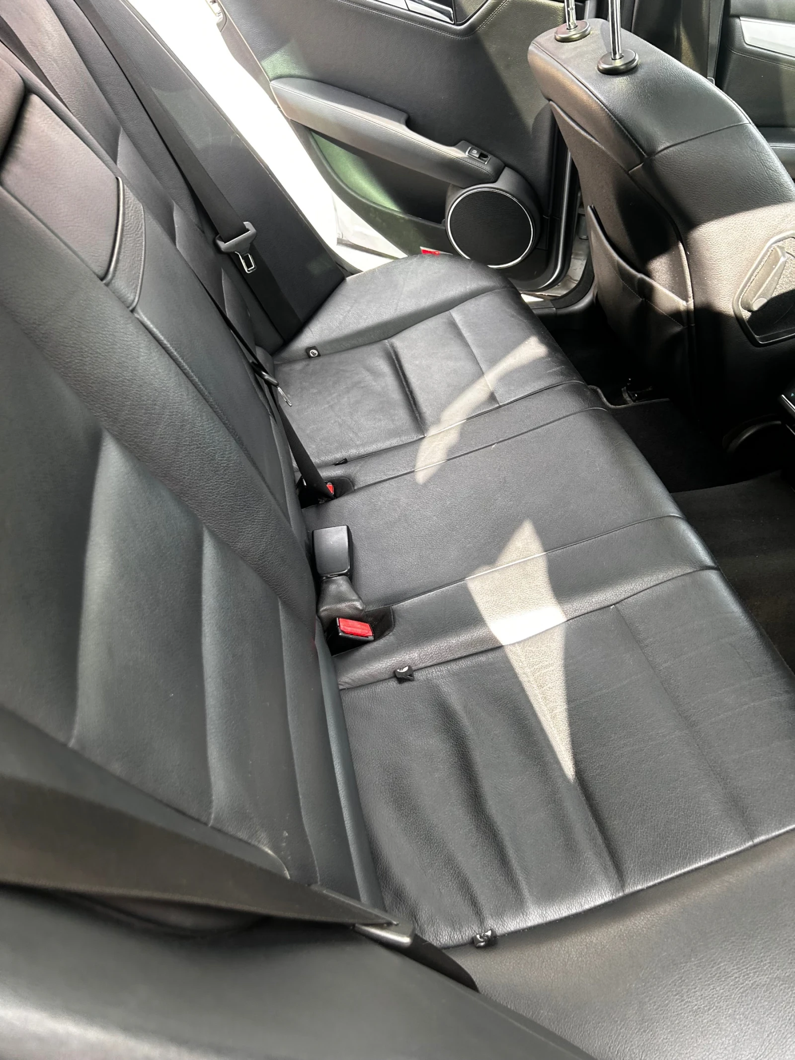 Mercedes-Benz C 300 AMG пакет, снимка 6 - Автомобили и джипове - 53026560