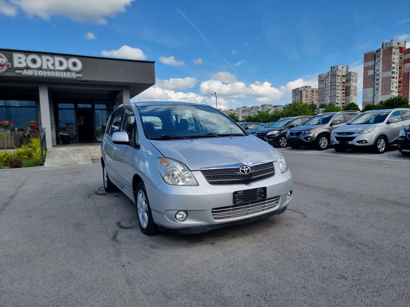 Toyota Corolla verso 2.0D4D, снимка 9 - Автомобили и джипове - 53200956
