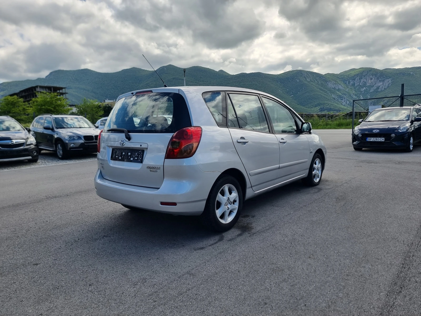 Toyota Corolla verso 2.0D4D, снимка 7 - Автомобили и джипове - 53200956