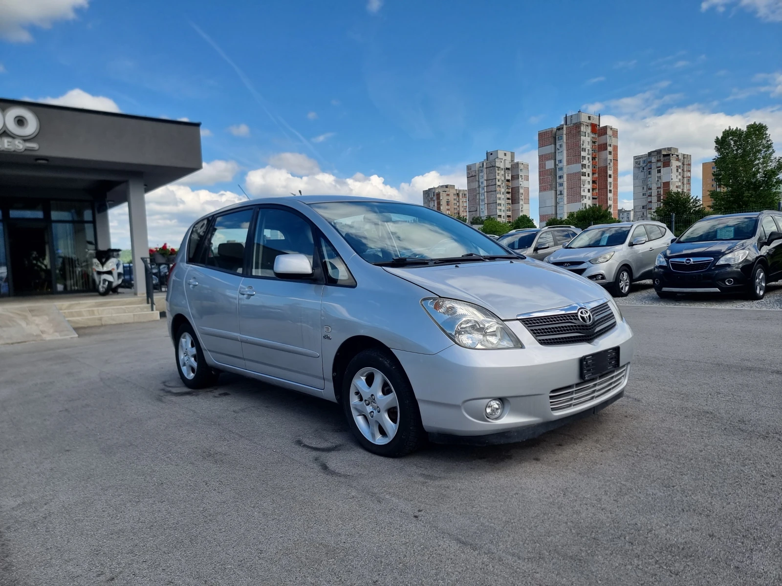 Toyota Corolla verso 2.0D4D, снимка 8 - Автомобили и джипове - 53200956