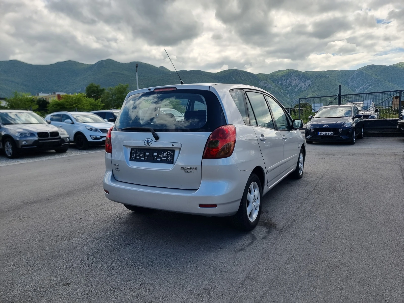 Toyota Corolla verso 2.0D4D, снимка 6 - Автомобили и джипове - 53200956