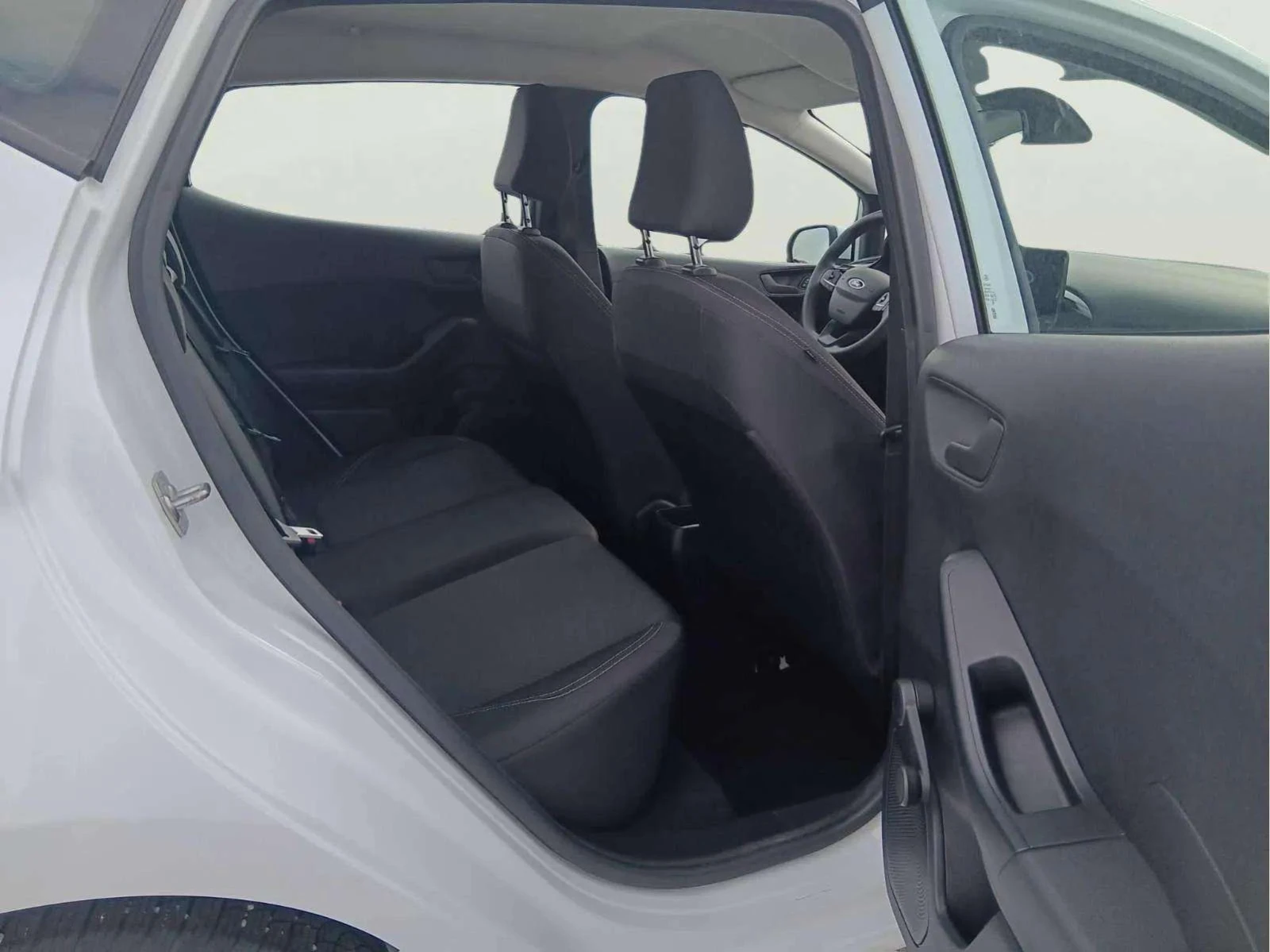 Ford Fiesta 1.1 - изображение 10