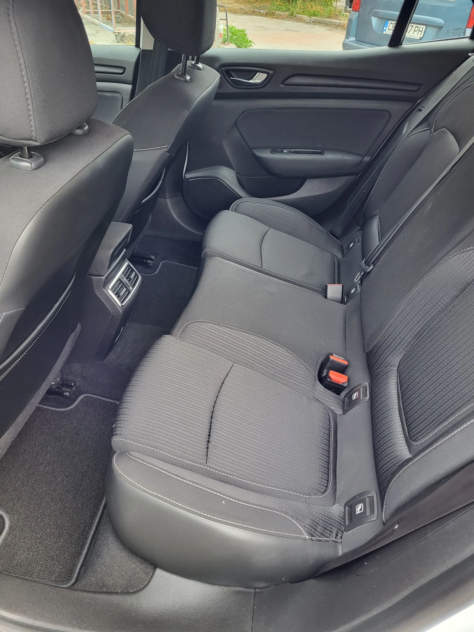 Renault Megane, снимка 16 - Автомобили и джипове - 53897586