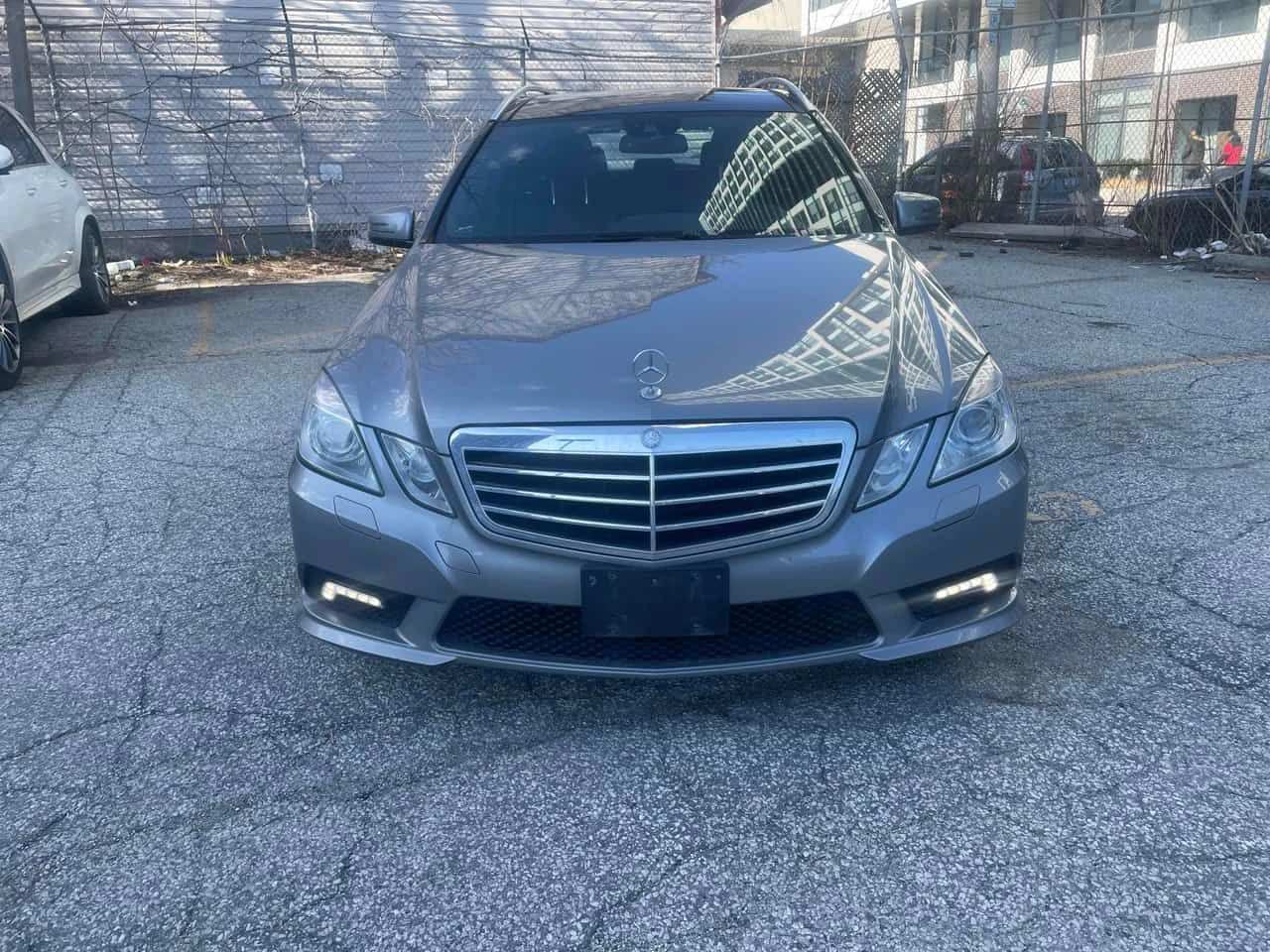 Mercedes-Benz E 350 | ПОДГРЕВИ| ПАНОРАМА| 2 КЛЮЧА| KEYLESS| CARFAX, снимка 4 - Автомобили и джипове - 54002006