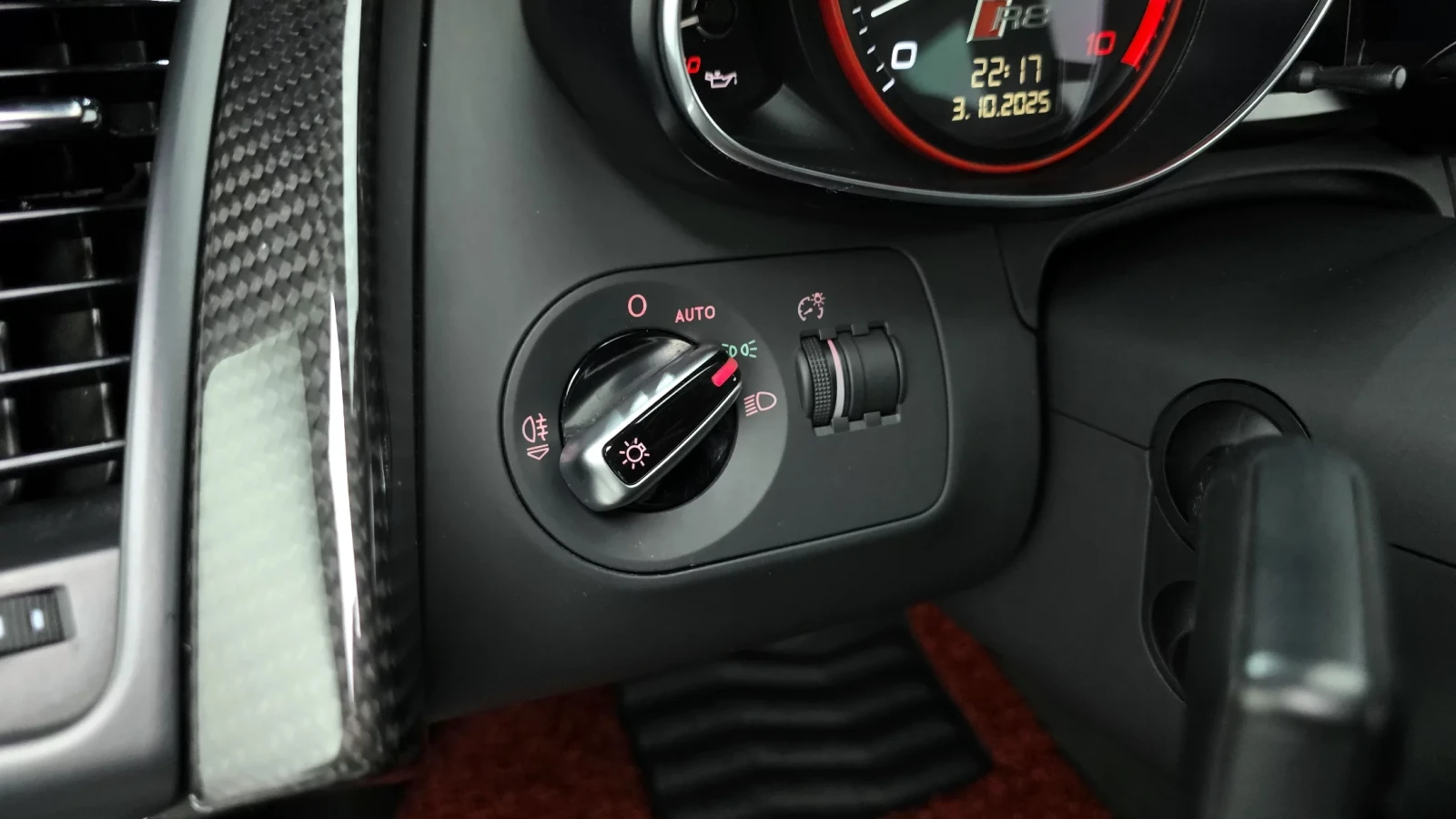 Audi R8 5.2 V10 Quattro / FACELIFT / B&O, снимка 12 - Автомобили и джипове - 54056428