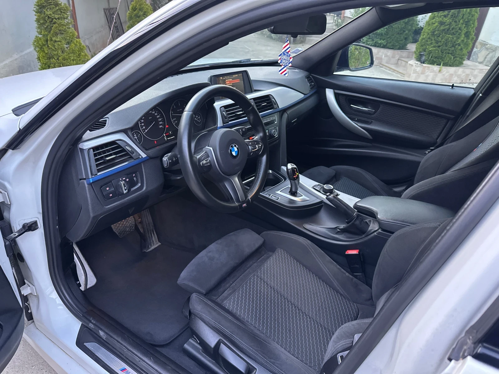 BMW 330 Mpack , снимка 9 - Автомобили и джипове - 54314868