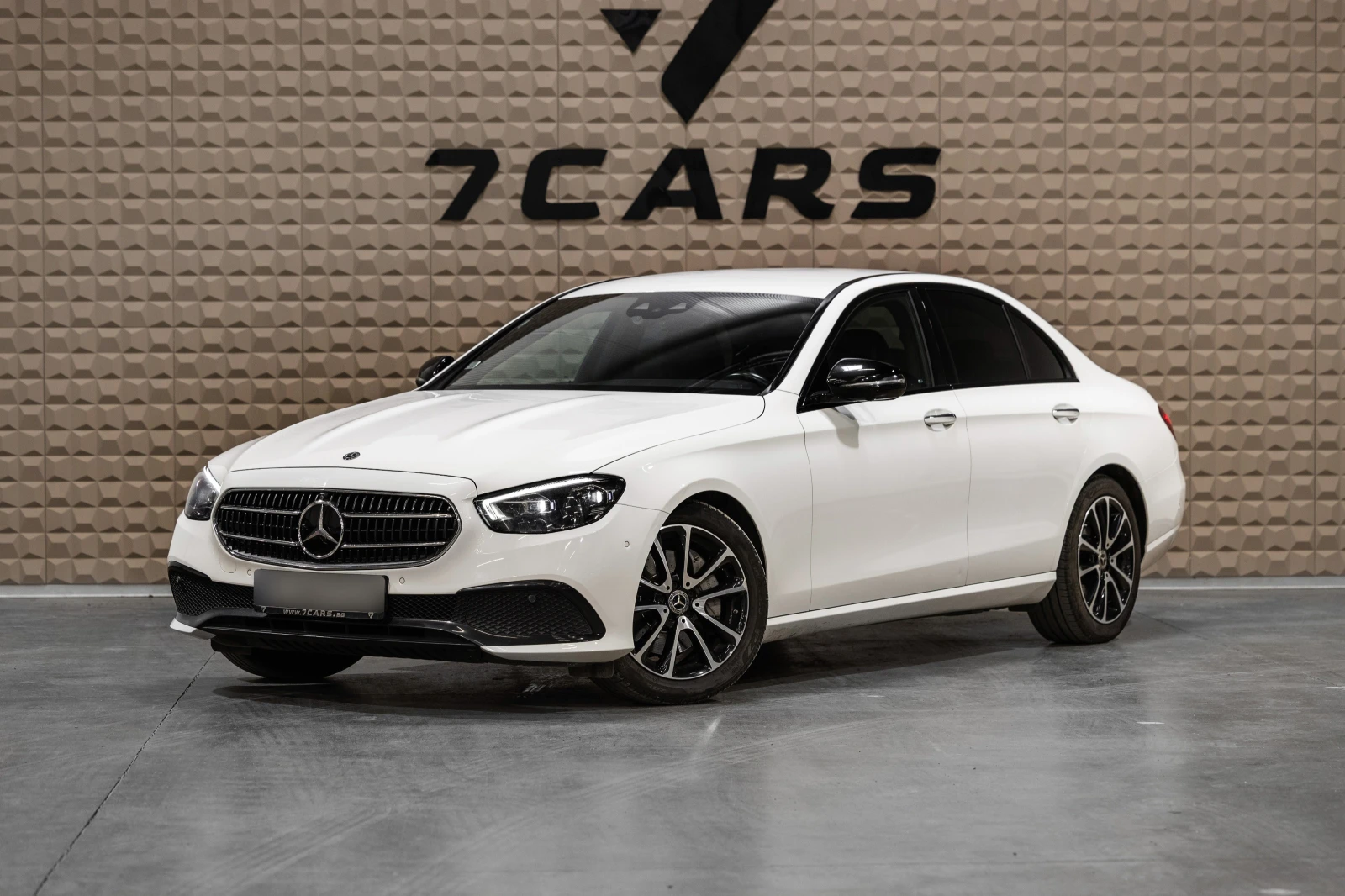 Mercedes-Benz E 220 AVANTGARDE * 360 камера * Keyless * 