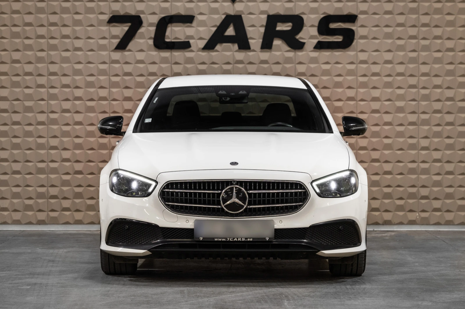 Mercedes-Benz E 220 AVANTGARDE * 360 камера * Keyless * , снимка 2 - Автомобили и джипове - 54427613