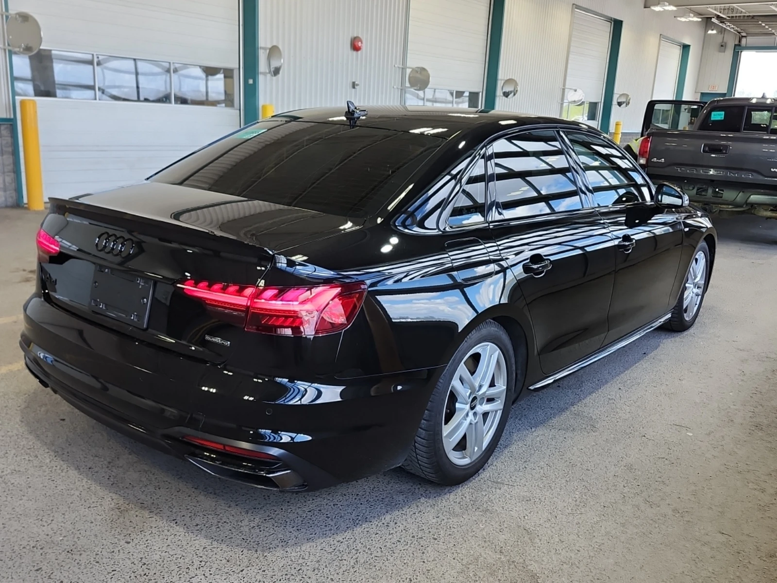 Audi A4 S line Prestige 45 TFSI quattro, снимка 4 - Автомобили и джипове - 54484700