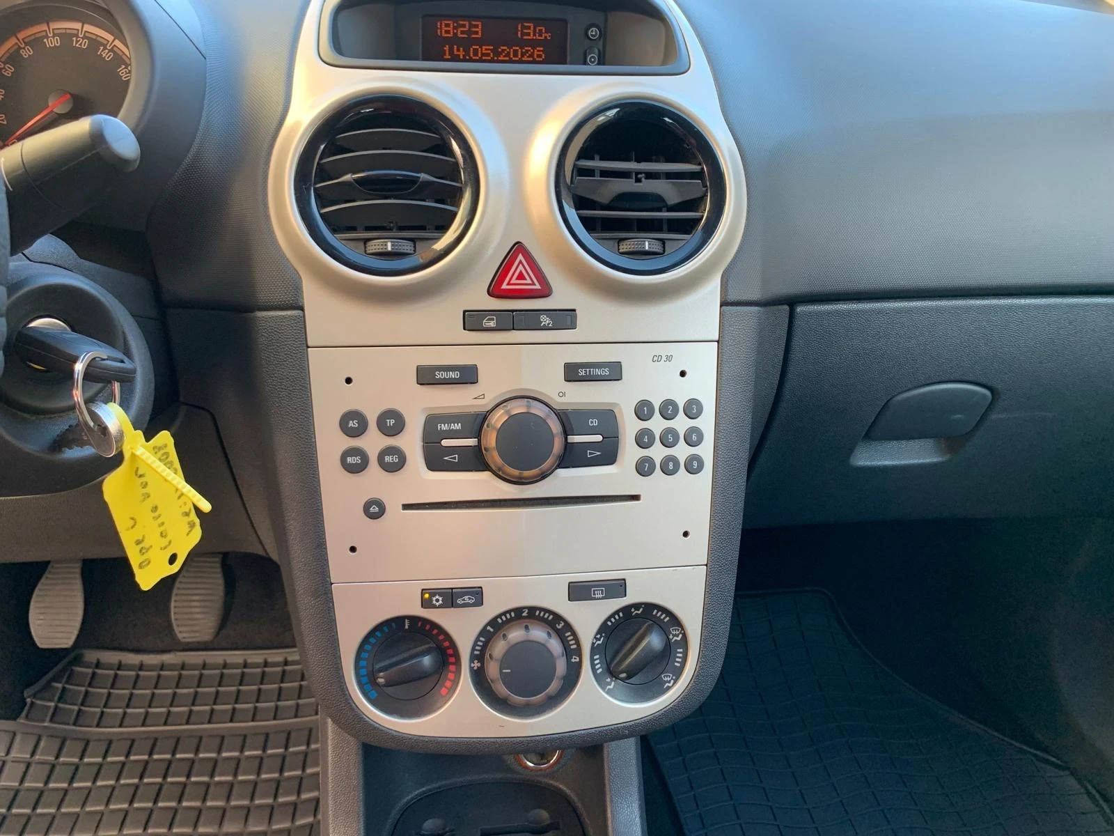 Opel Corsa Van N1 Товарен Климатик EURO 4, снимка 15 - Автомобили и джипове - 54573633