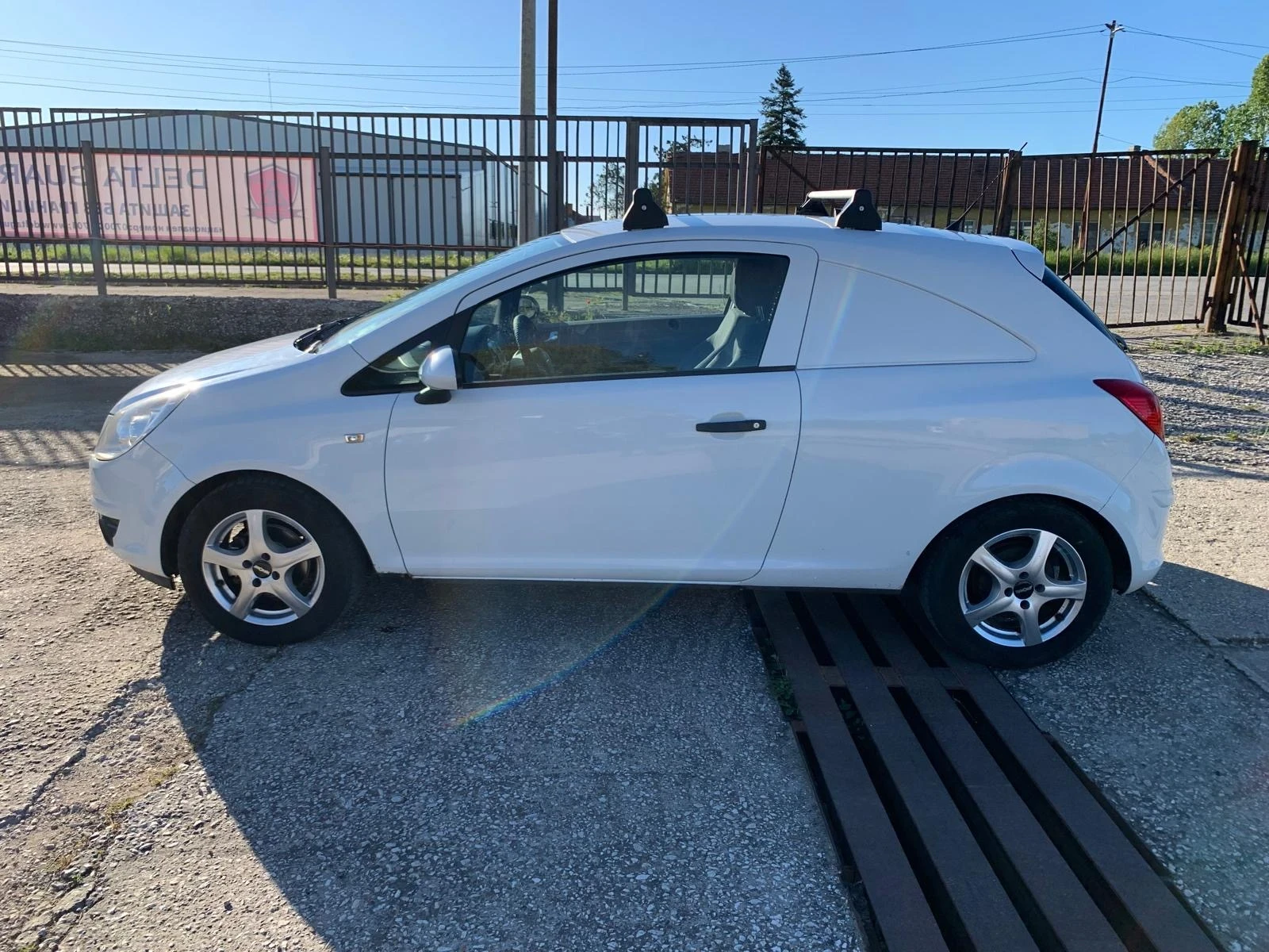 Opel Corsa Van N1 Товарен Климатик EURO 4, снимка 8 - Автомобили и джипове - 54573633