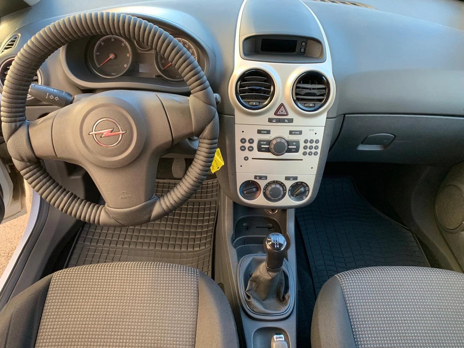 Opel Corsa Van N1 Товарен Климатик EURO 4, снимка 13 - Автомобили и джипове - 54573633