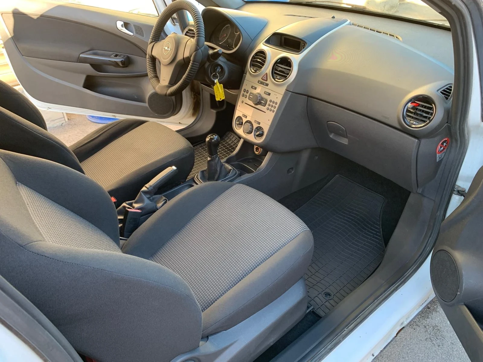 Opel Corsa Van N1 Товарен Климатик EURO 4, снимка 12 - Автомобили и джипове - 54573633