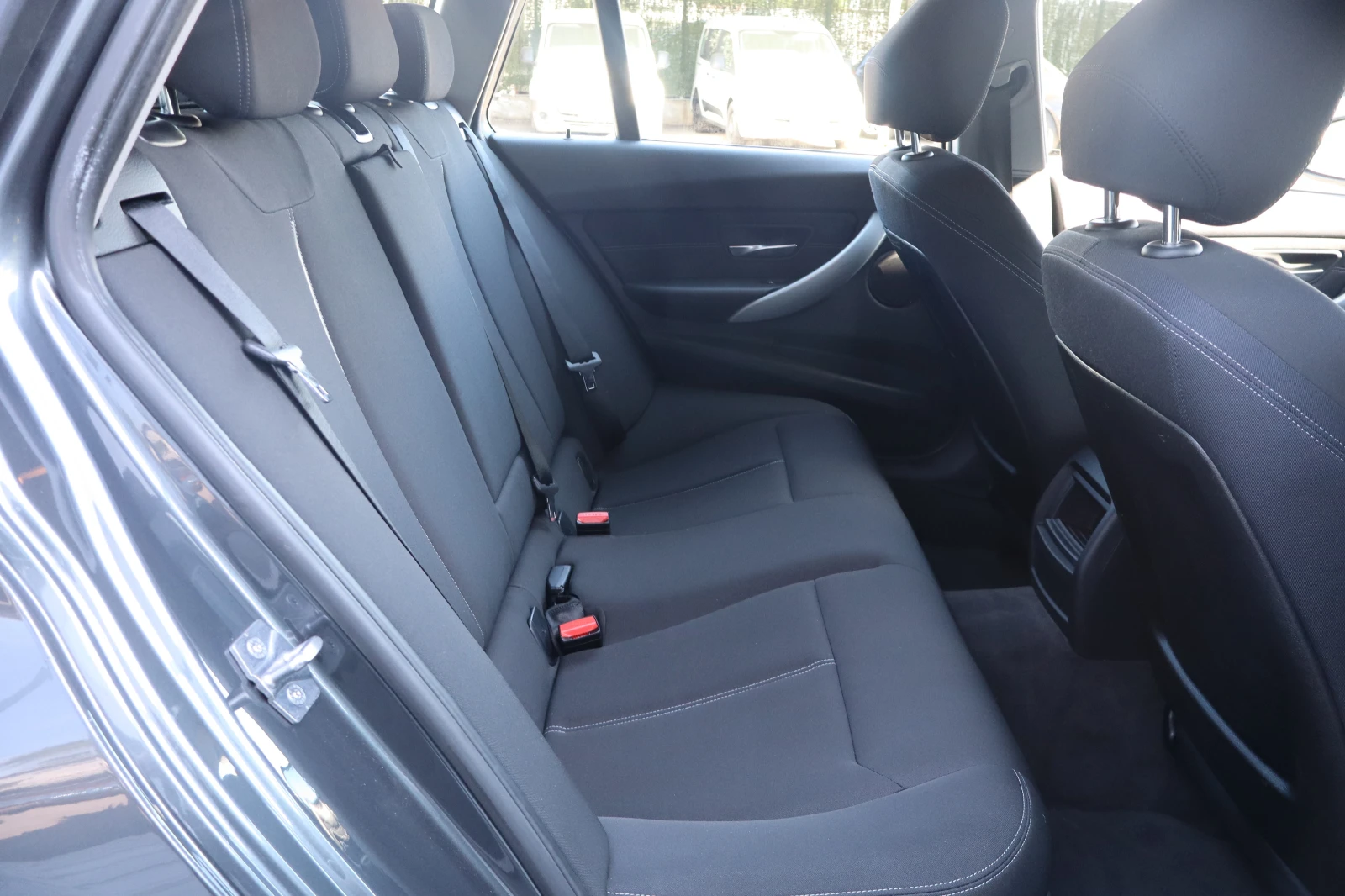 BMW 318 2.0D* SPORT* TOP, снимка 13 - Автомобили и джипове - 54601229