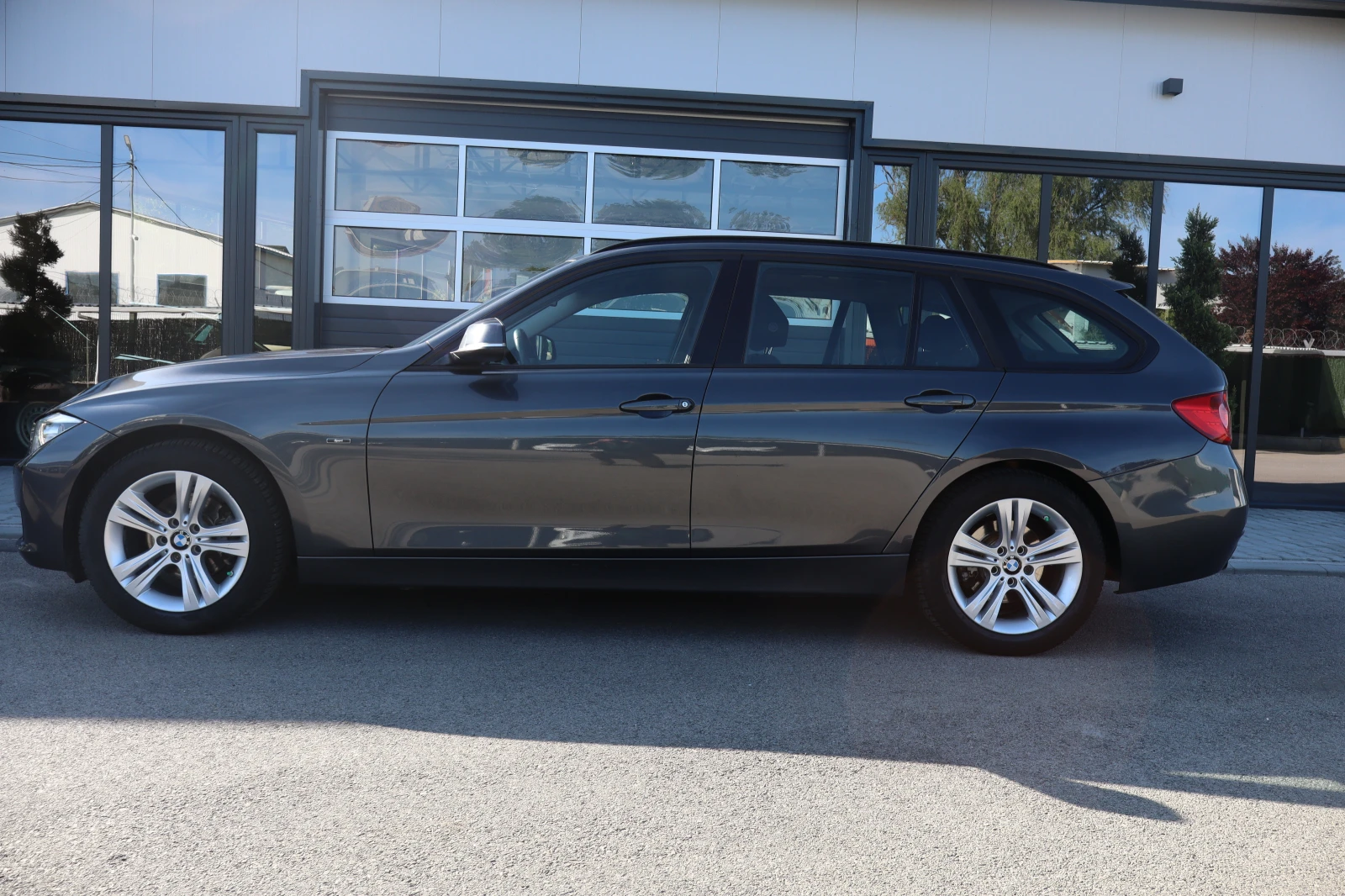 BMW 318 2.0D* SPORT* TOP, снимка 8 - Автомобили и джипове - 54601229