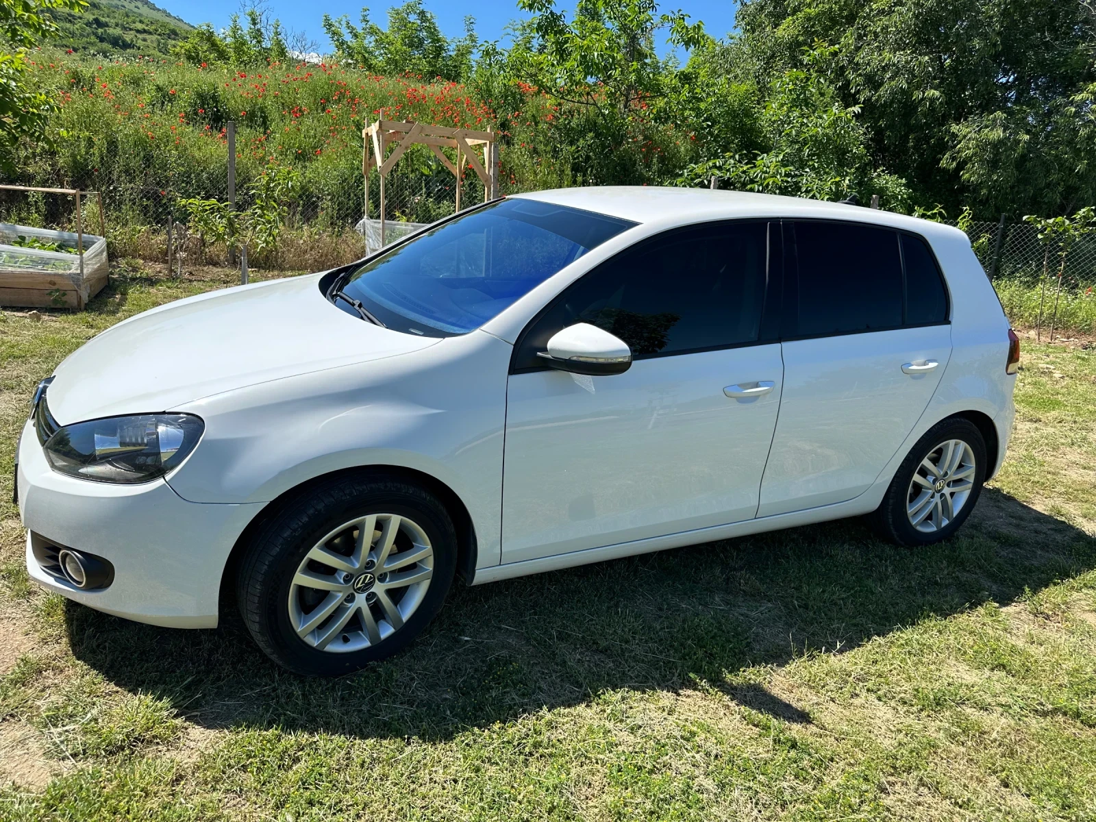 VW Golf 1.6 TDI, снимка 5 - Автомобили и джипове - 54691859