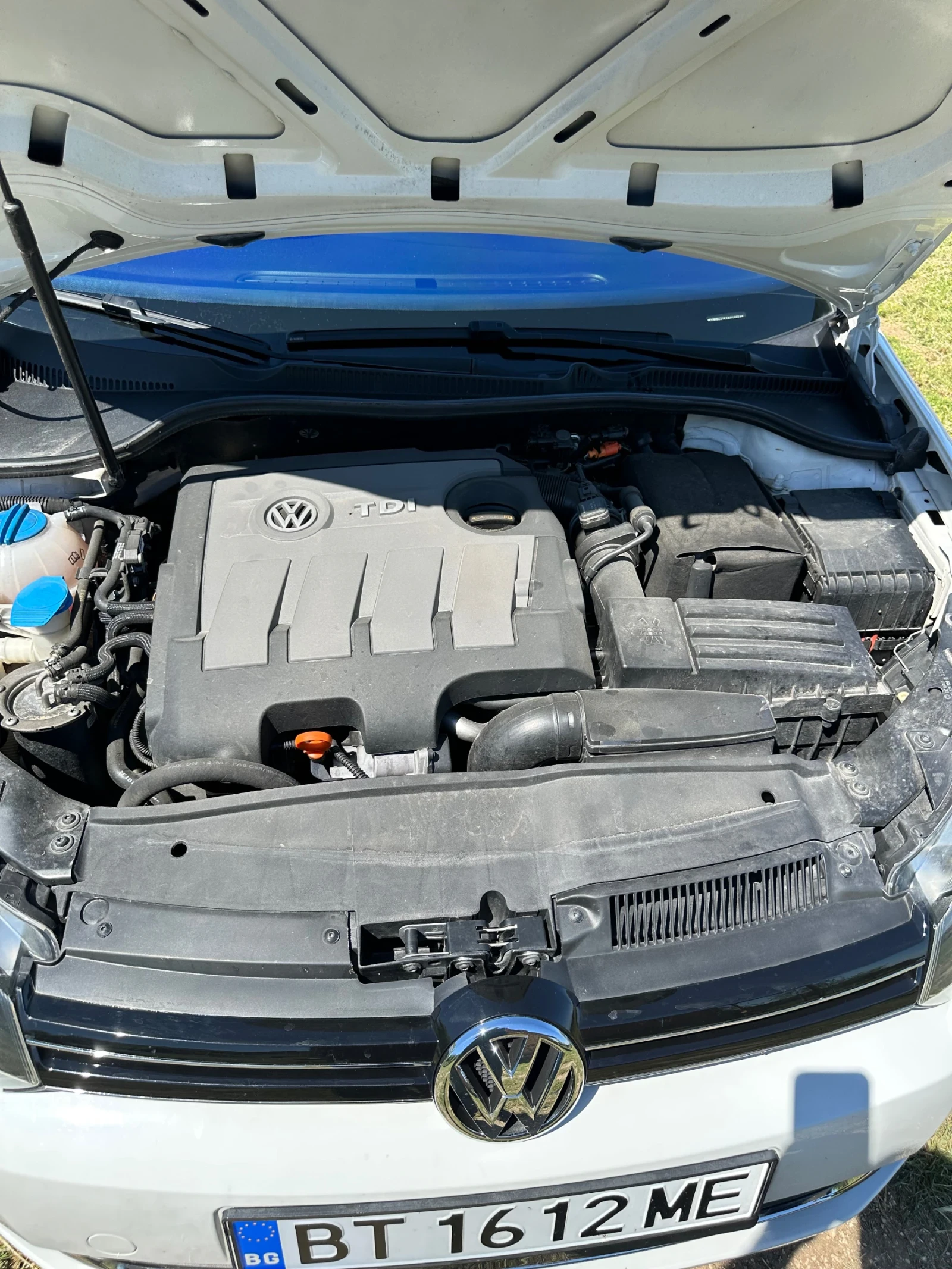 VW Golf 1.6 TDI, снимка 16 - Автомобили и джипове - 54691859