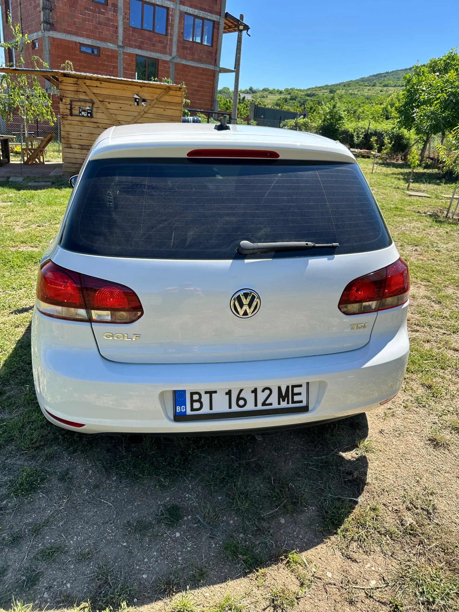 VW Golf 1.6 TDI, снимка 7 - Автомобили и джипове - 54691859