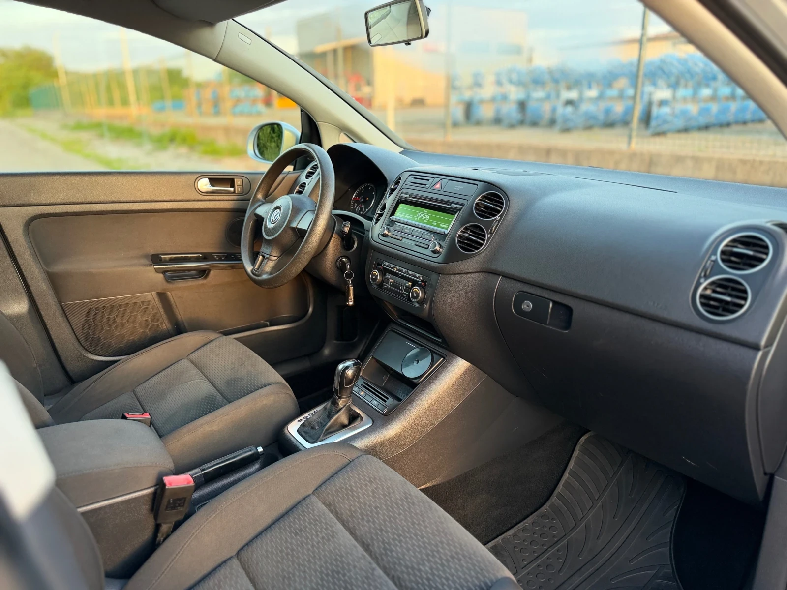 VW Golf Plus 1.6TDi~105hp~АВТОМАТ~170000км!!!, снимка 14 - Автомобили и джипове - 54717448