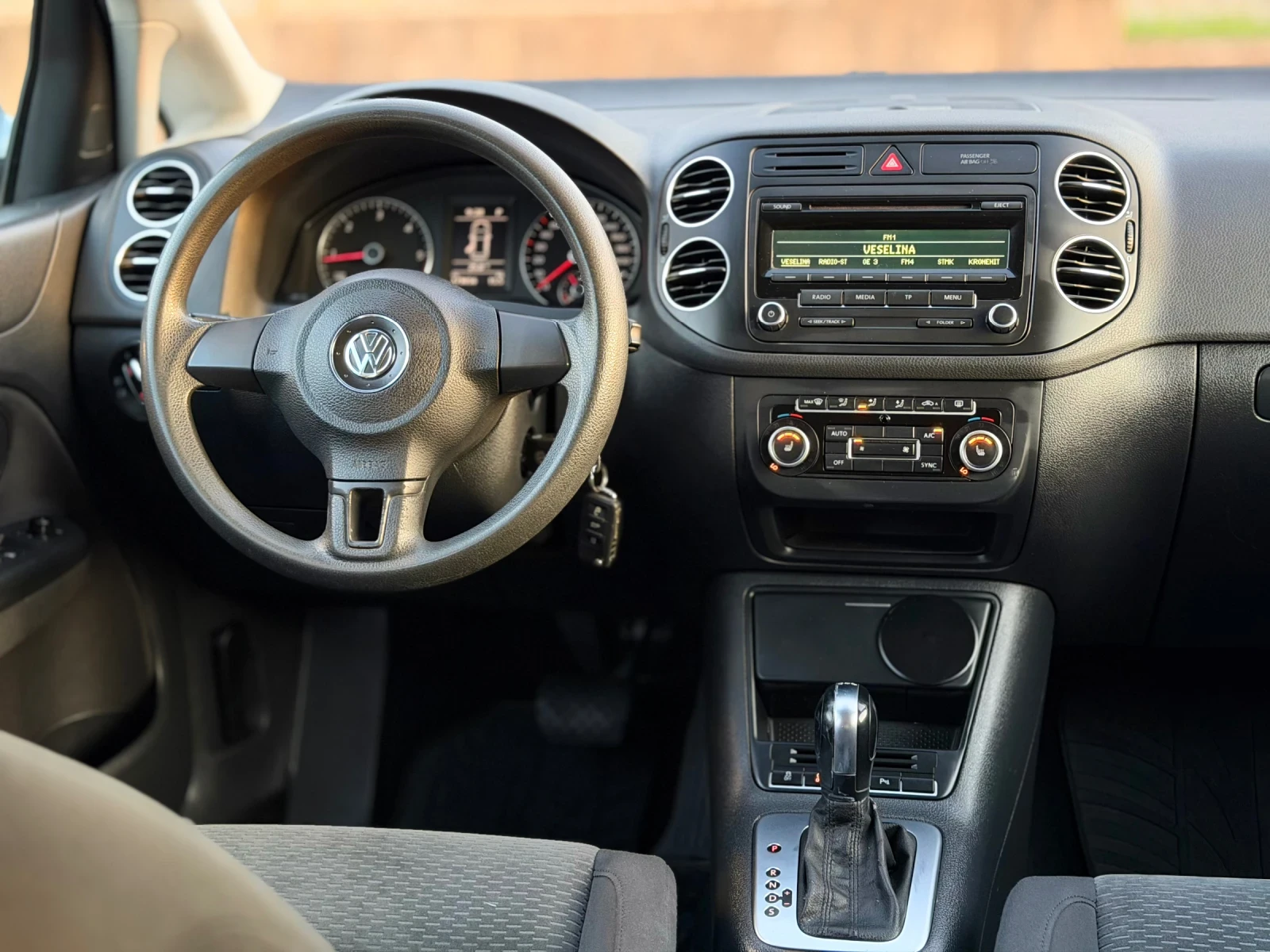 VW Golf Plus 1.6TDi~105hp~АВТОМАТ~170000км!!!, снимка 11 - Автомобили и джипове - 54717448