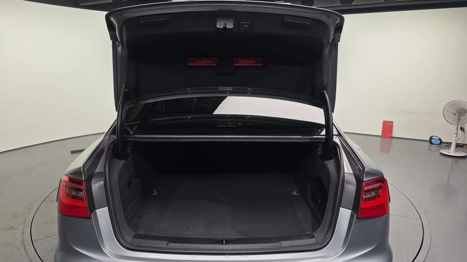Audi A6 45 TDI Quattro, Distronic, снимка 16 - Автомобили и джипове - 54738052