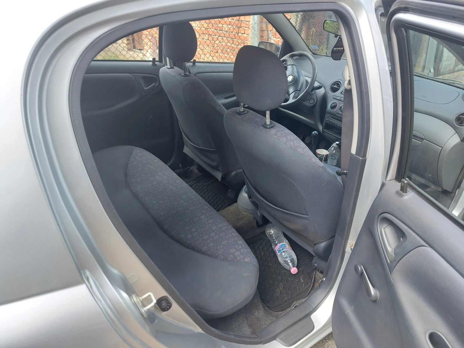 Toyota Yaris 1.3 vvt-i, снимка 6 - Автомобили и джипове - 54857307