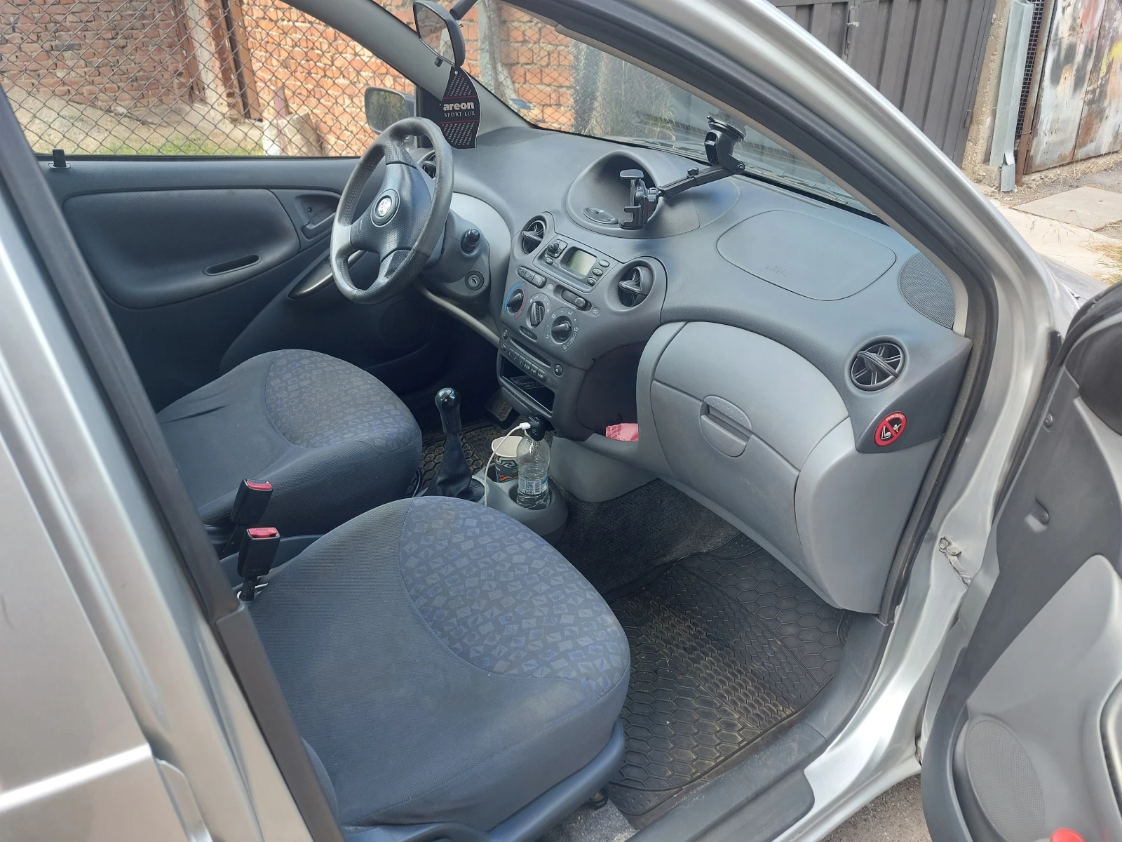 Toyota Yaris 1.3 vvt-i, снимка 5 - Автомобили и джипове - 54857307