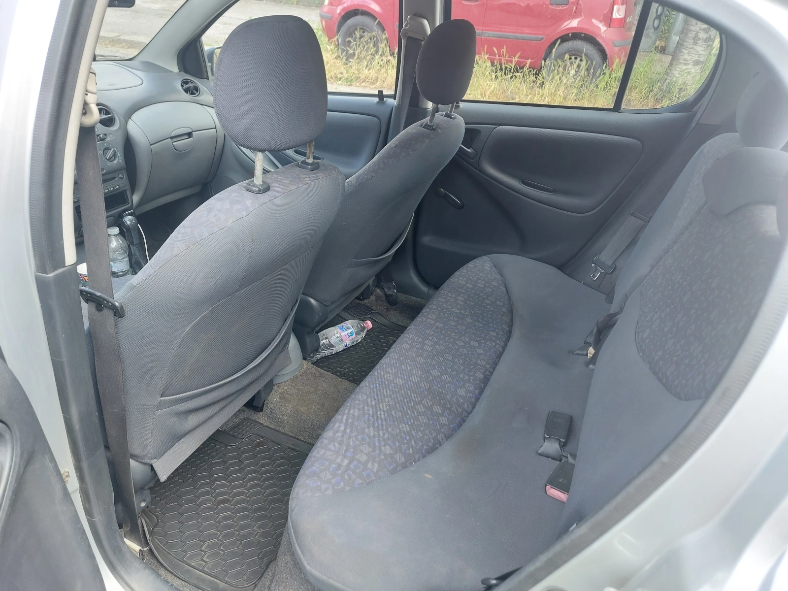 Toyota Yaris 1.3 vvt-i, снимка 4 - Автомобили и джипове - 54857307