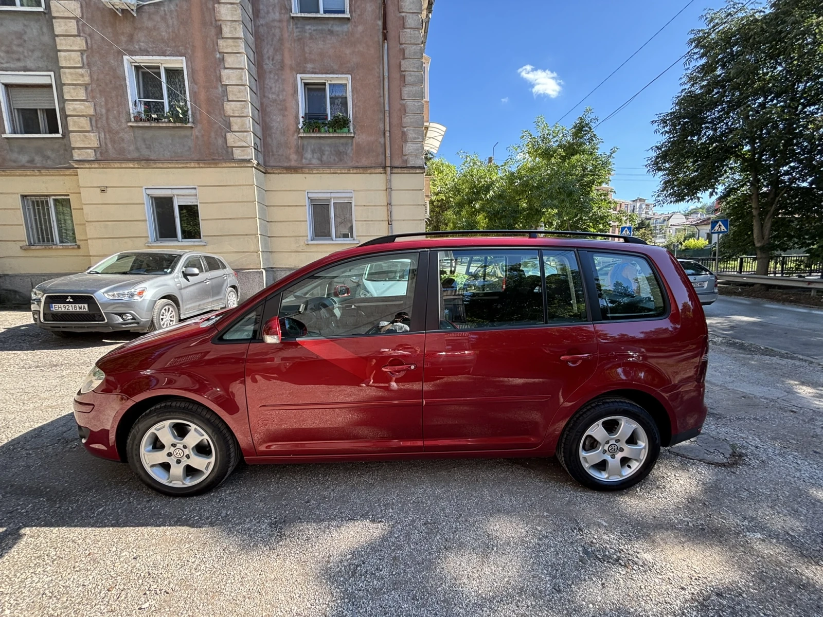 VW Touran, снимка 3 - Автомобили и джипове - 54899523