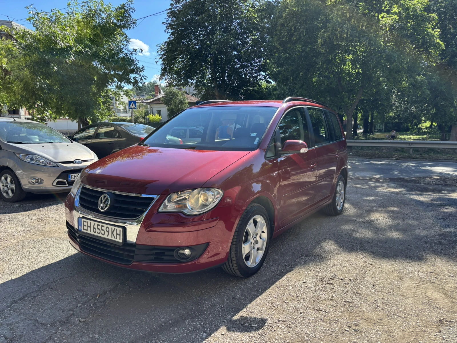 VW Touran, снимка 2 - Автомобили и джипове - 54899523