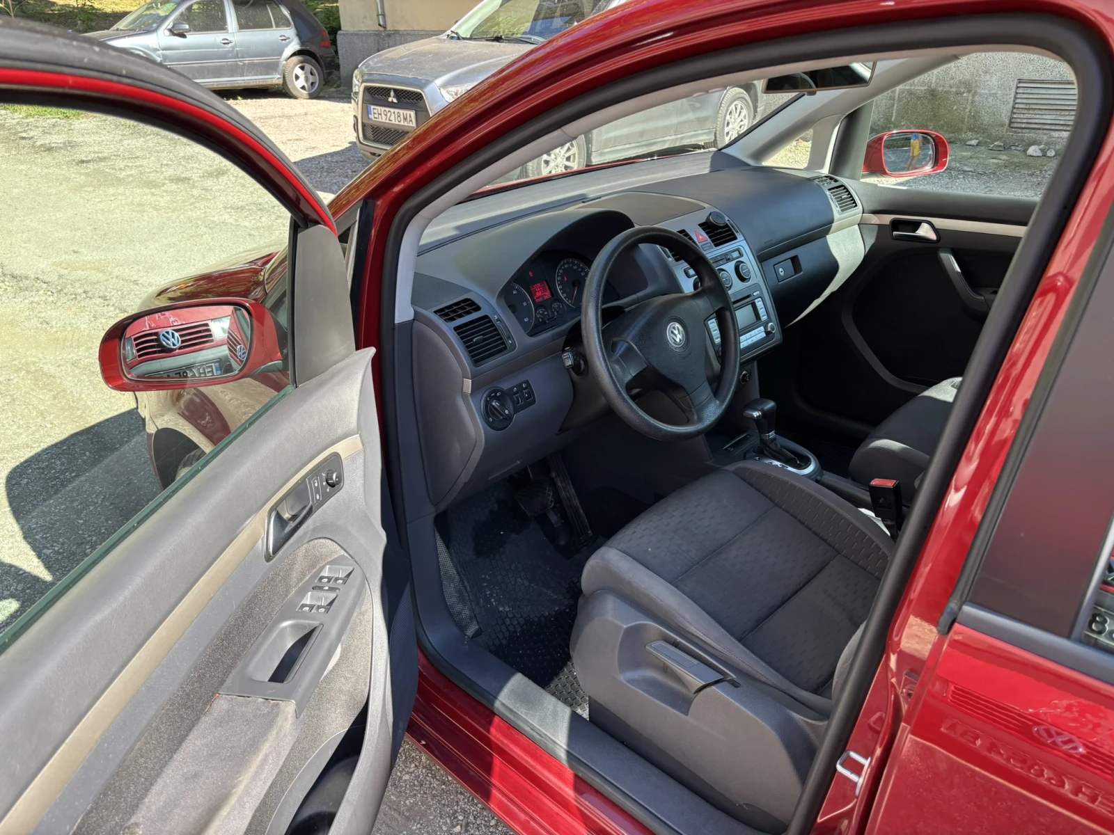 VW Touran, снимка 9 - Автомобили и джипове - 54899523