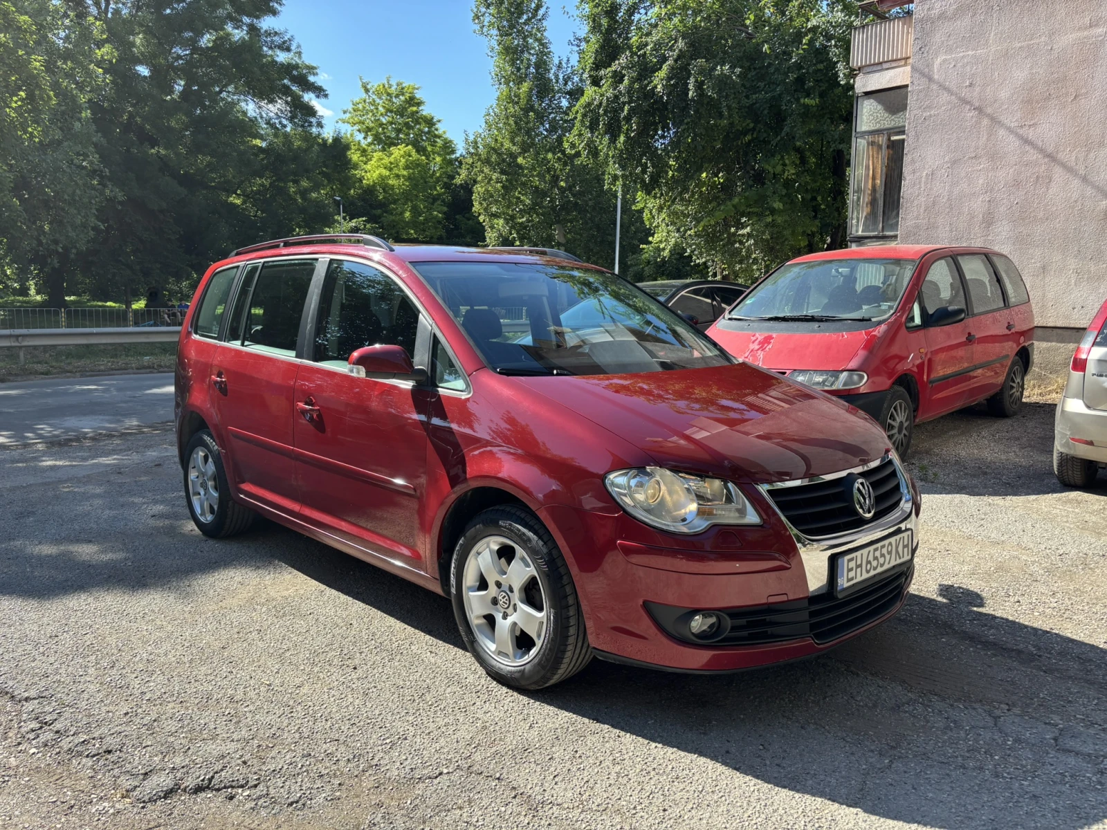 VW Touran, снимка 8 - Автомобили и джипове - 54899523